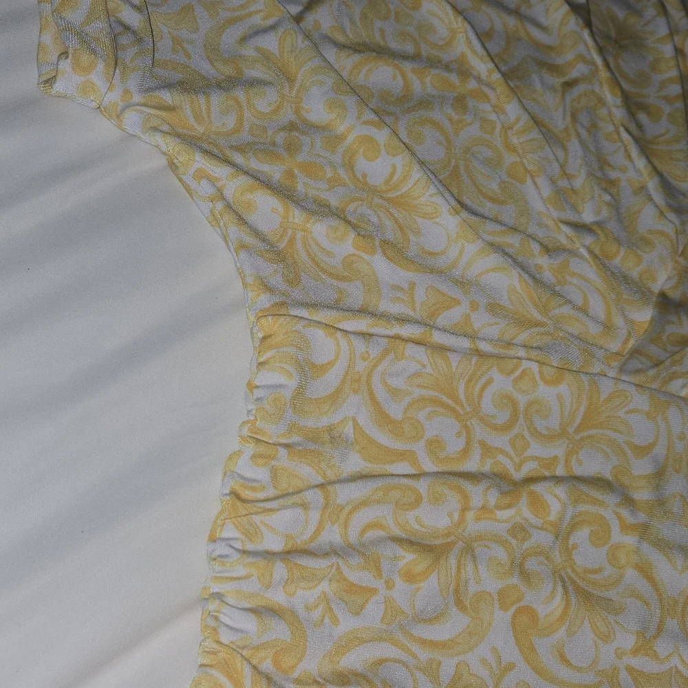Cynthia Steffe Yellow and White Patterned Blouse - Picture 5 of 6